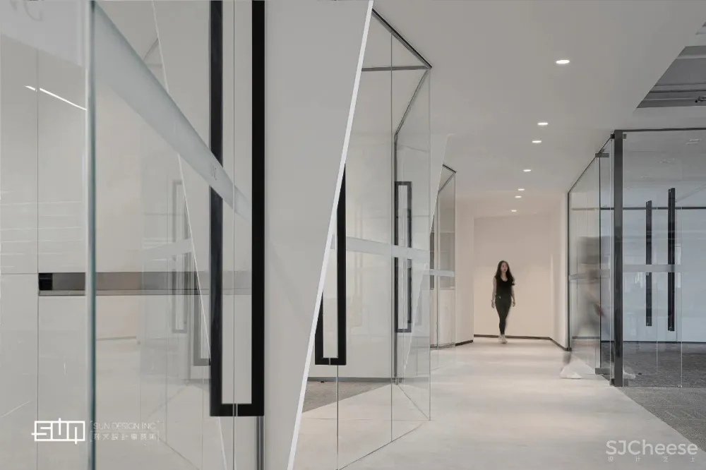 攸妍 x S.U.N丨新媒体模式下办公空间的更迭与探索