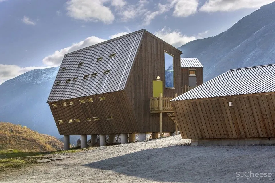 “冰川来客”的福音！五边形倾斜小木屋抵御极端气候，成为徒步旅行者的温暖避风港