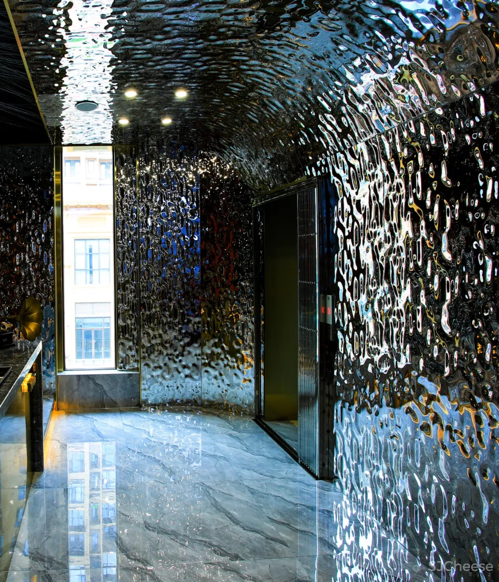 吴界新作|金属暗黑定制西服店