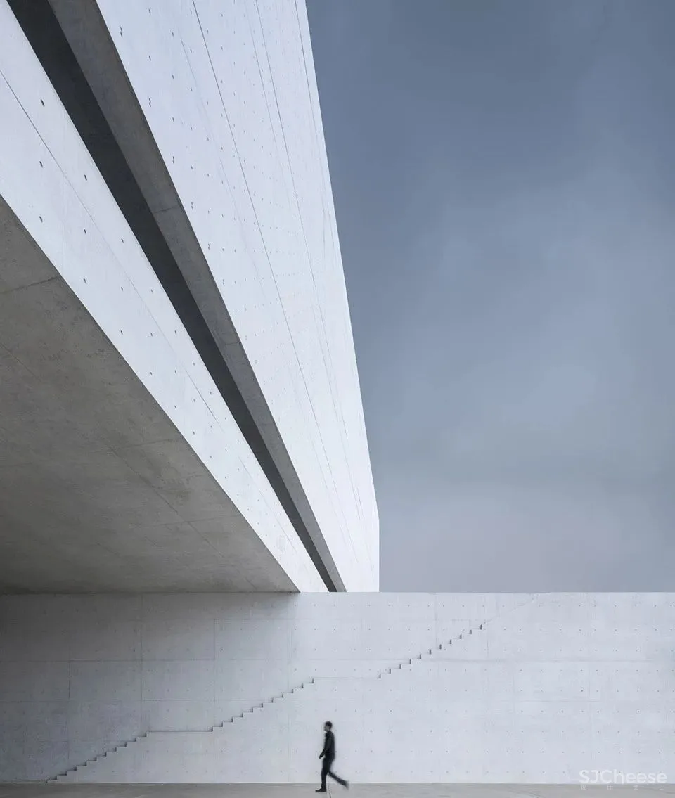 魏春雨作品:谢子龙影像艺术馆