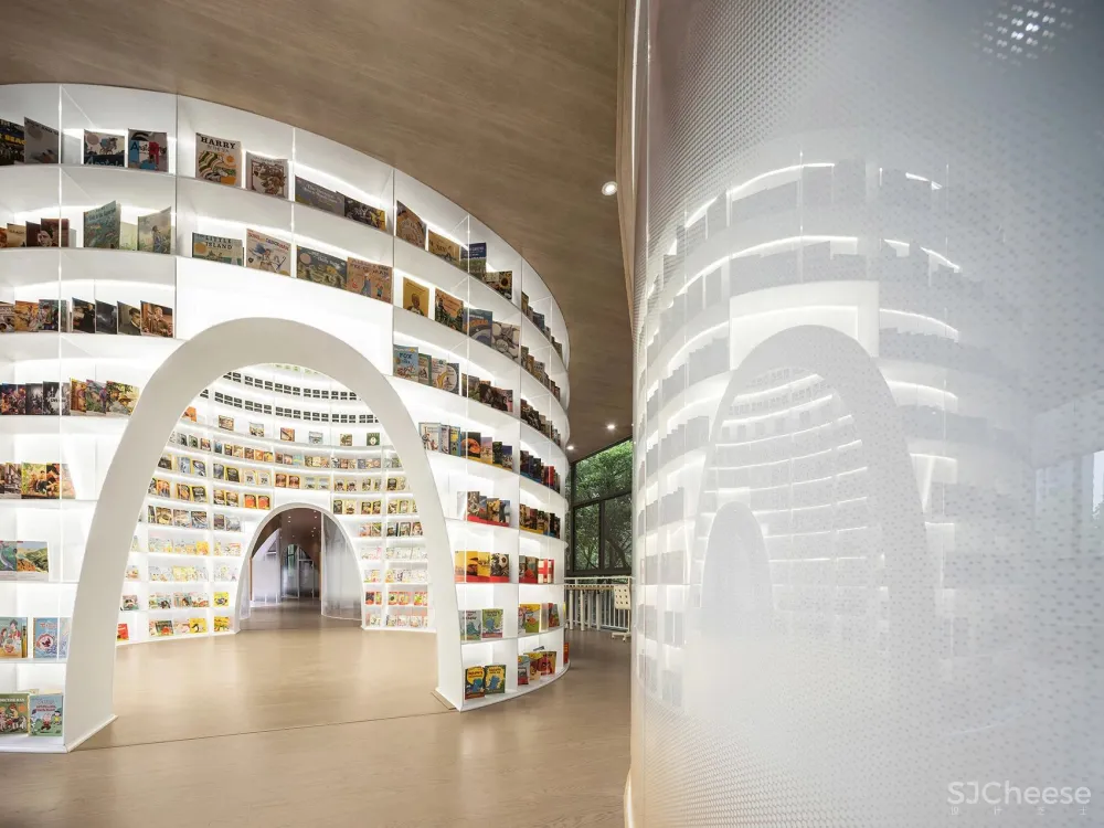 通透感 流动性，打造纯净儿童空间 反几建筑