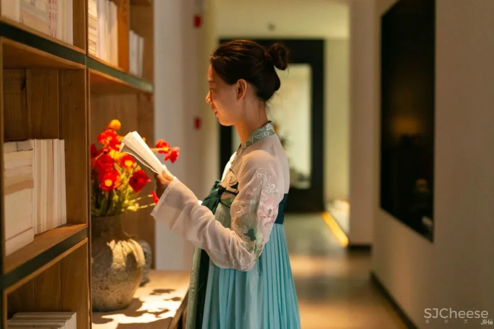 睡loft浴缸房躺看重庆山城一线江景,信步打卡宏村拍汉服写真