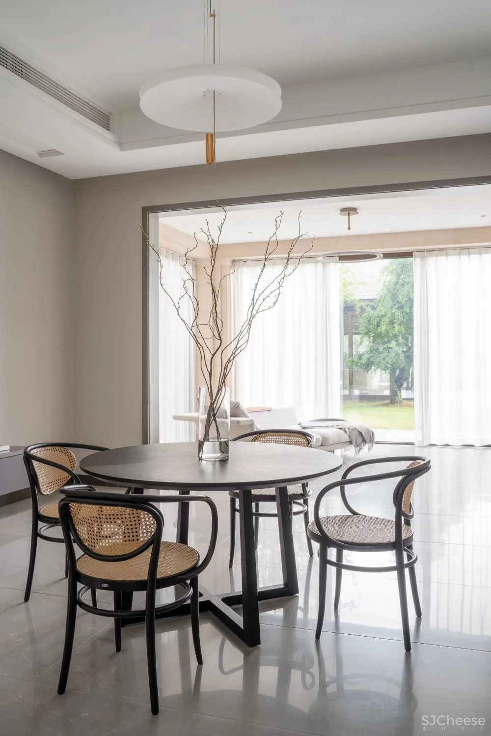 1000㎡克制灰别墅,安静、美好,超治愈 池陈平