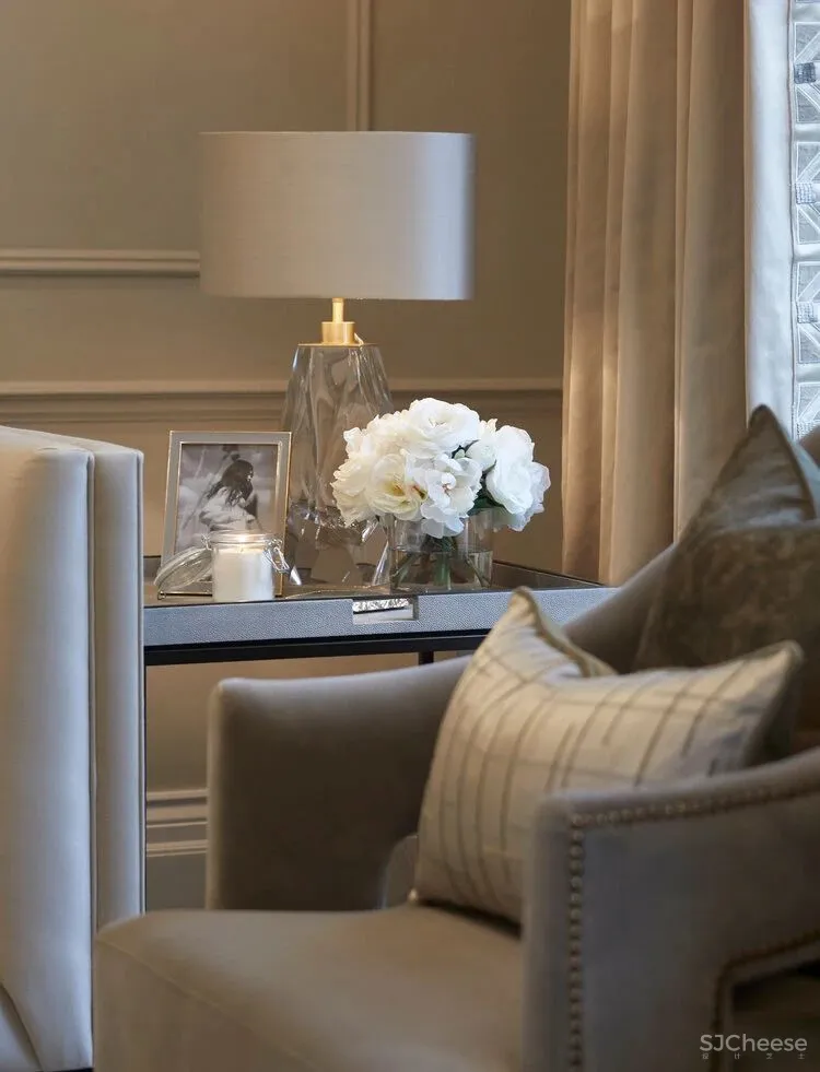 英式优雅格调，演绎个性化潮流内饰