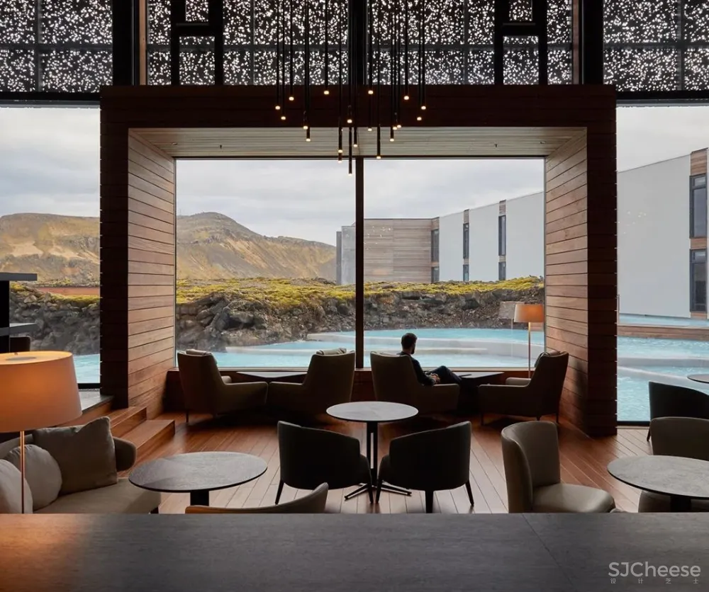 800年火山口的心灵治愈系酒店,全世界都来泡绝美蓝色温泉!