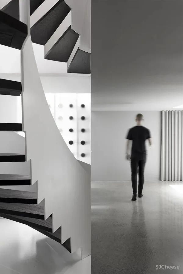 有色彩洁癖的设计师，设计的家居是什么样的？