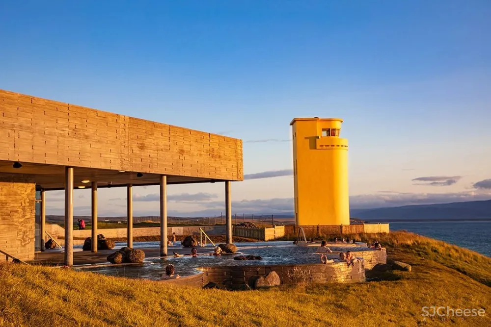 800年火山口的心灵治愈系酒店,全世界都来泡绝美蓝色温泉!
