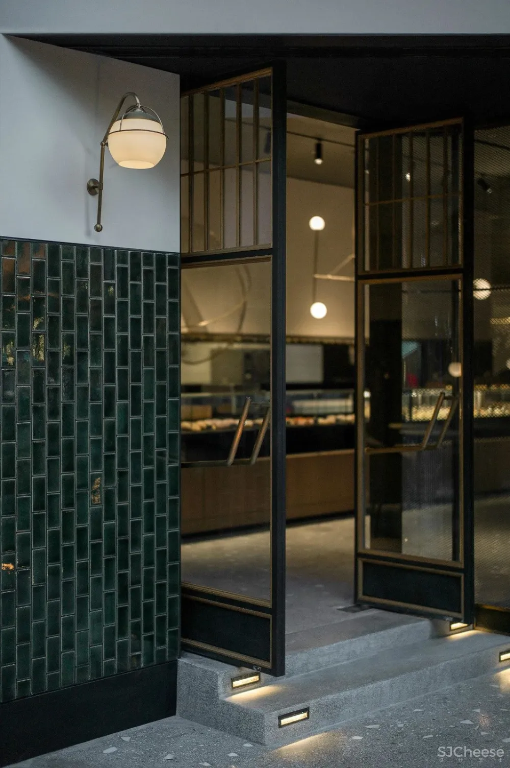 蜂鸟设计:续航14年,他们创作的餐饮空间“很超纲”