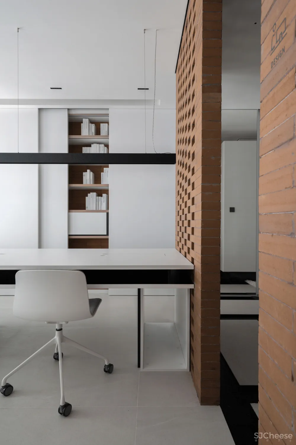 FF STUDIO:红墙之下,“度假式”办公空间