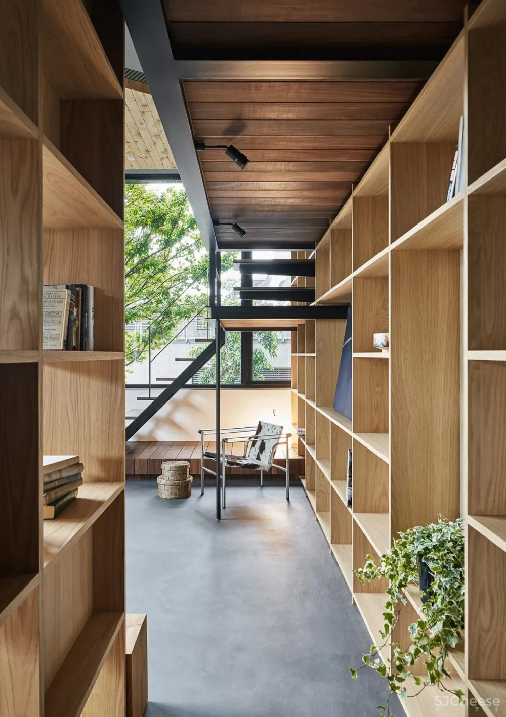 日本设计奖工业风-wabi sabi,卧室悬浮的家像一座图书馆