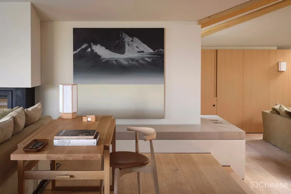 他曾与Kerry Hill 一起设计安缦伊沐,自然朴质的极致呈现