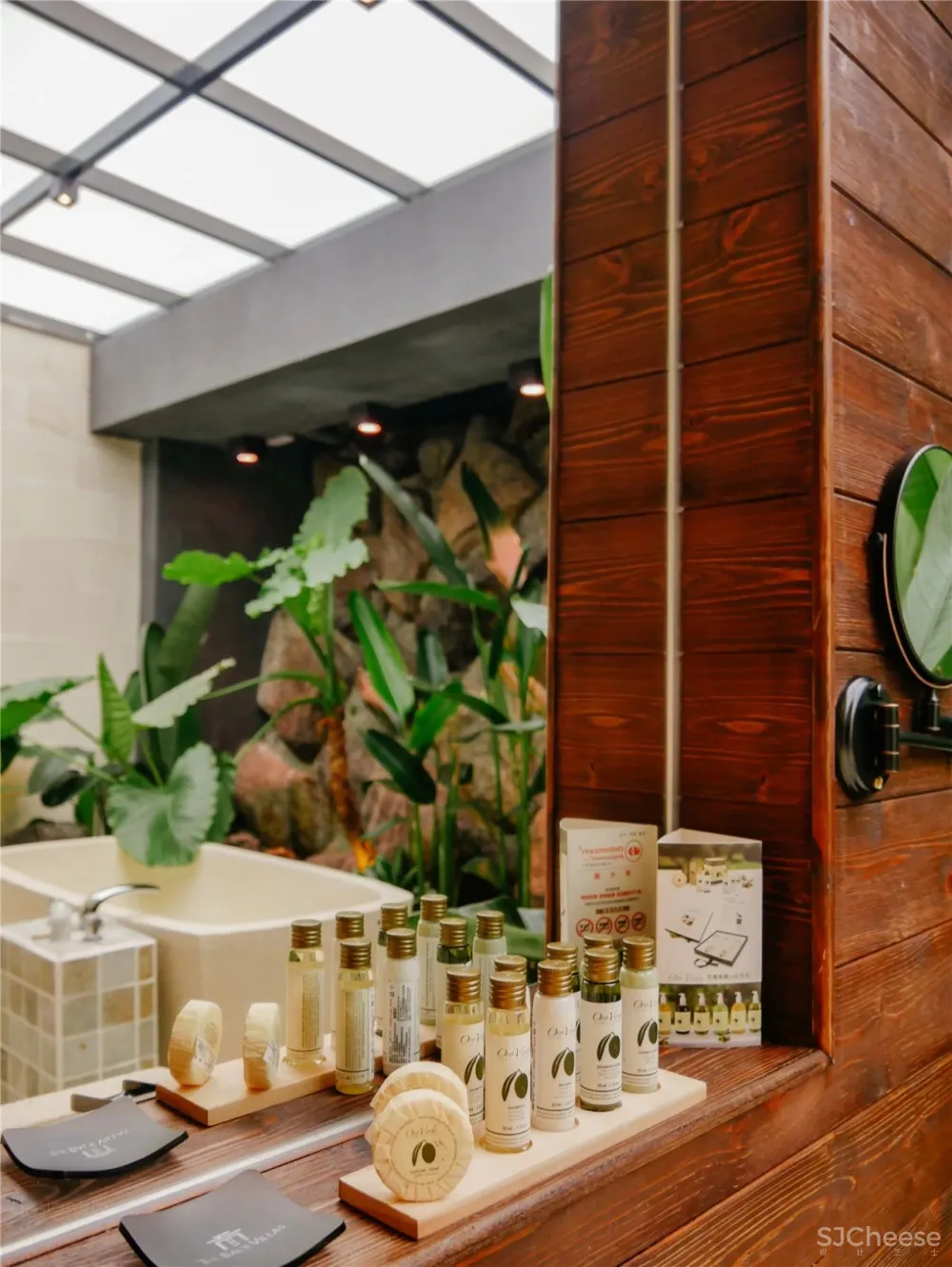 亚洲顶尖酒店 ，大隐山林，野奢成趣