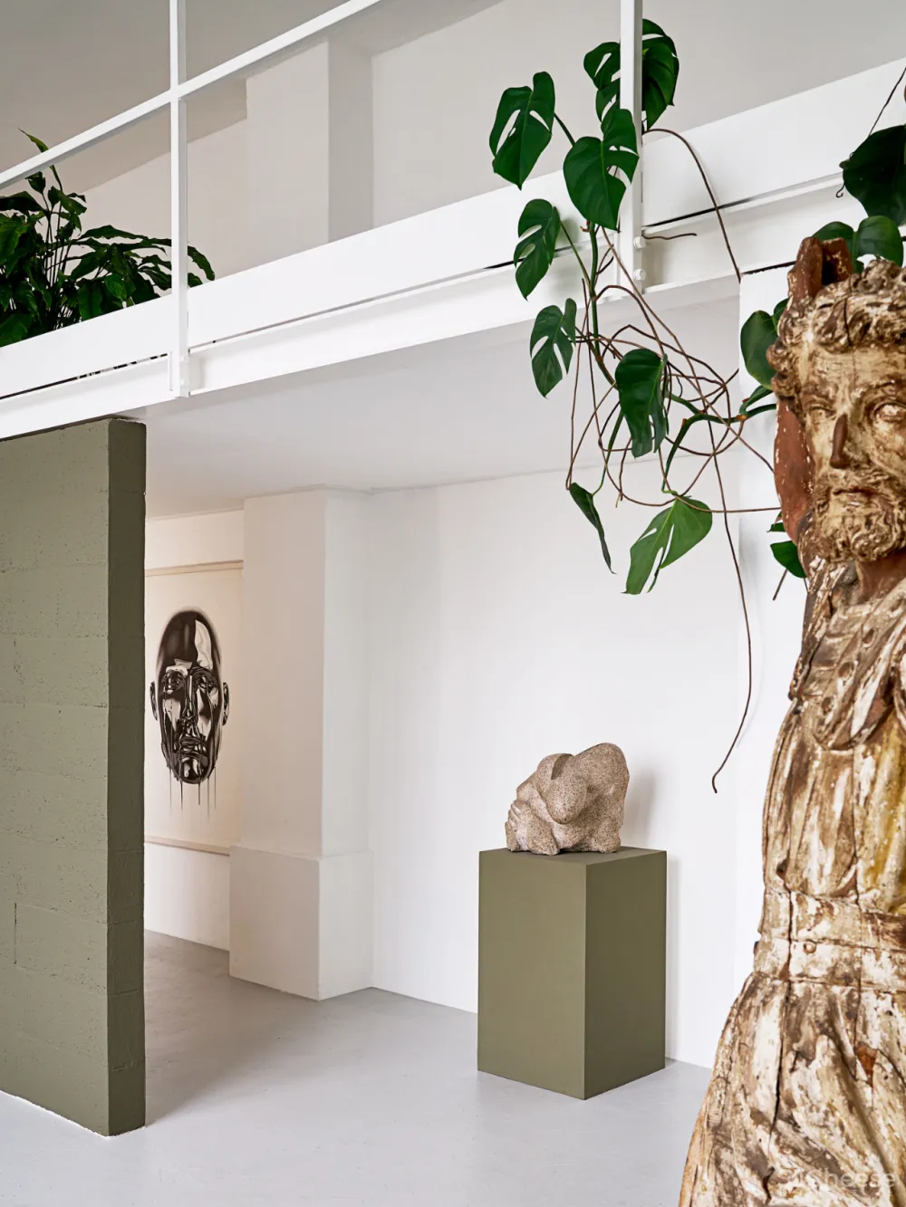 摆满艺术品的 LOFT,才是有腔调的家