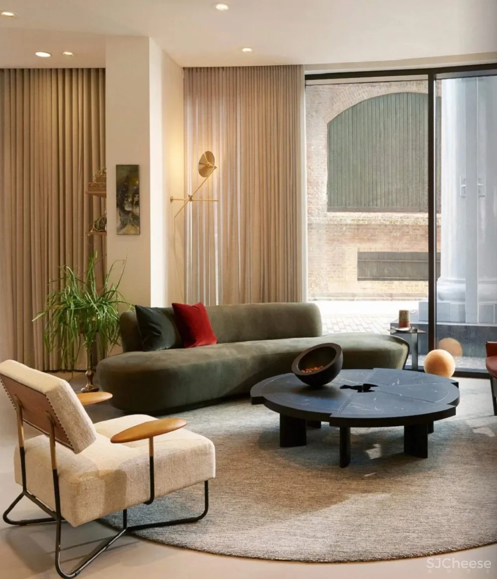 伦敦那个煤气包爆改的公寓,顶层复式样板房公开了,一套卖7000万