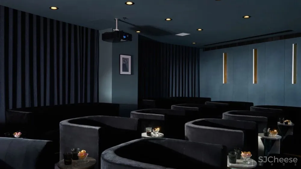 伦敦那个煤气包爆改的公寓,顶层复式样板房公开了,一套卖7000万