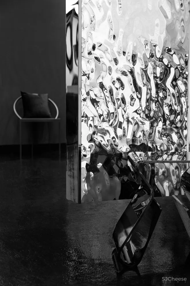 陈书灏新作丨多面性镜面空间体—南昌暗黑系买手店