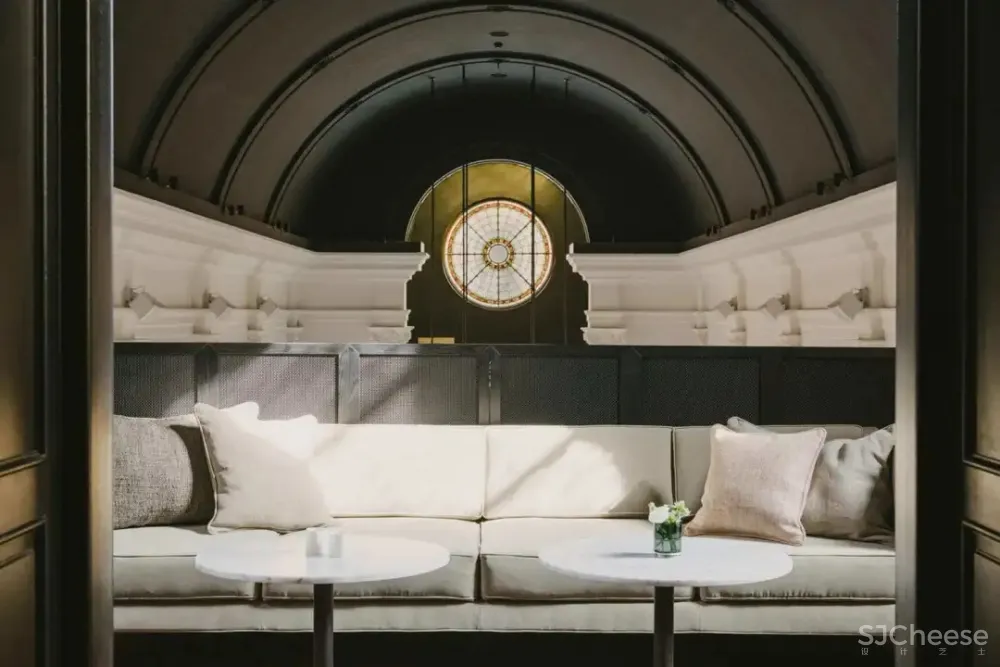 比利时修道院改造的August酒店-古典主义与现代元素的碰撞!