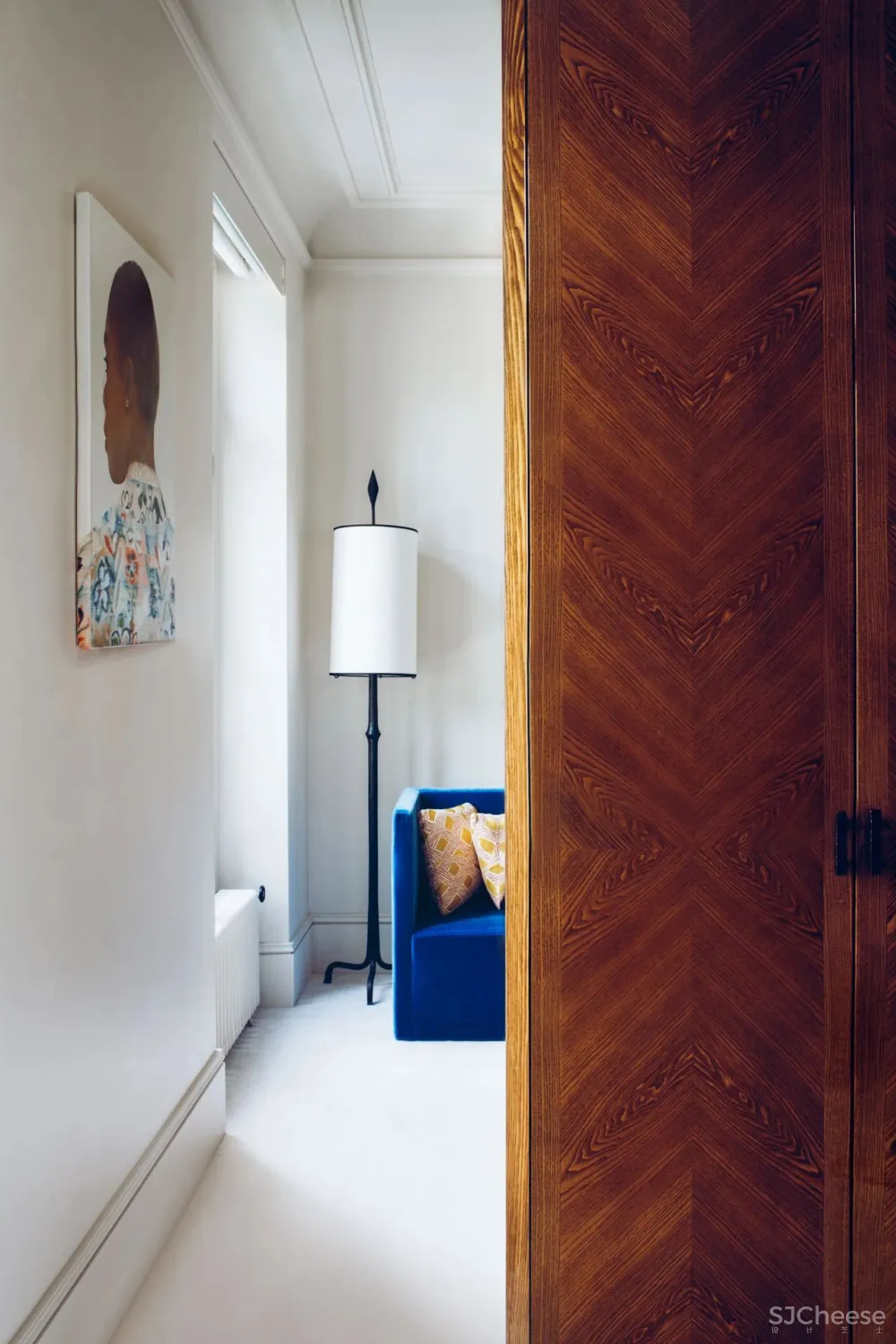 19世纪与21世纪的艺术魅力发生碰撞,这个家的色彩有点野