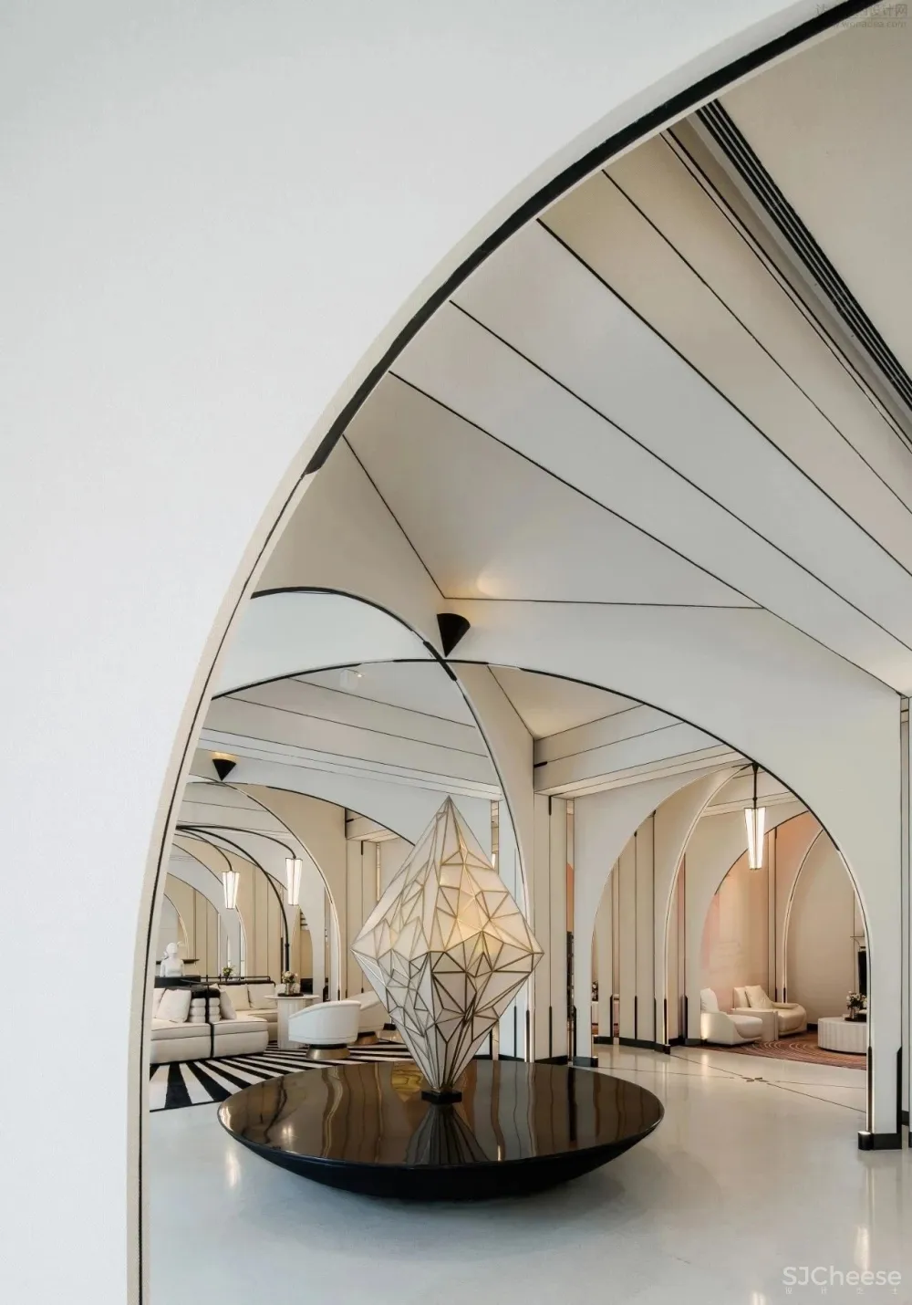 永恒的优雅—摩登线条勾勒魅力空间