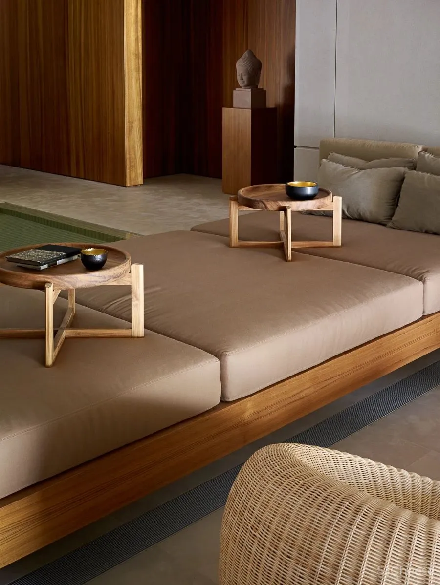 他曾与Kerry Hill 一起设计安缦伊沐,自然朴质的极致呈现