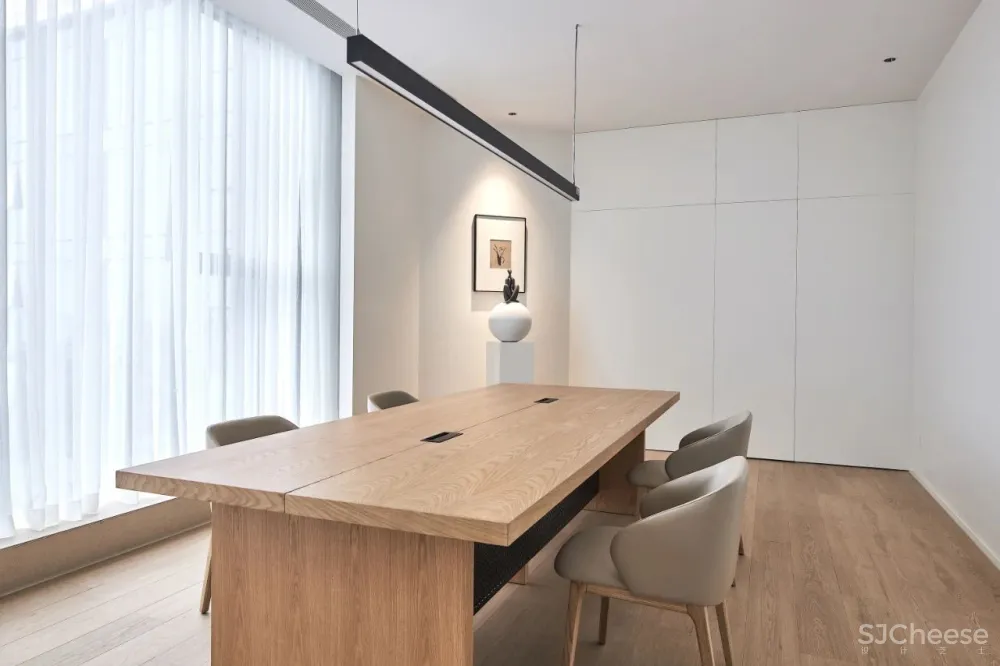 拾一设计:360°环绕式空间,营造简约的未来质感