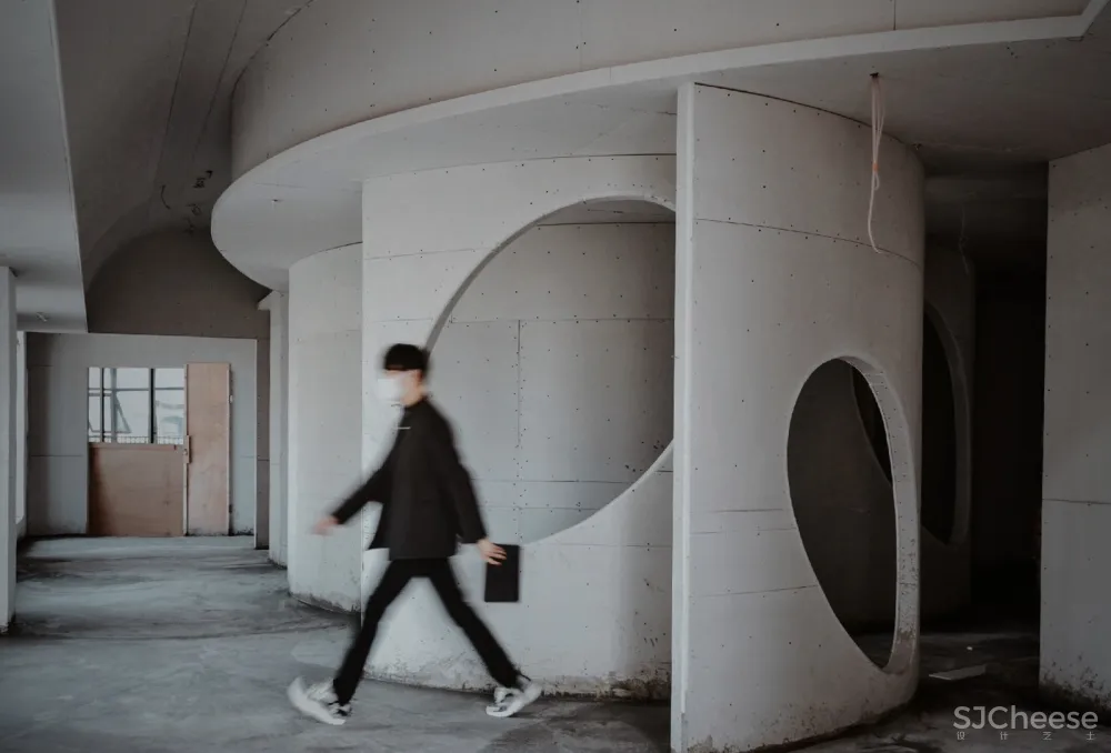 吴界新作|金属暗黑定制西服店