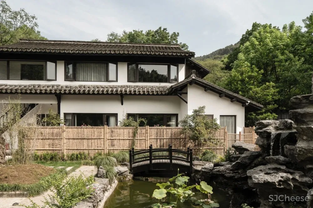 西湖边的“小京都”要藏不住了！与祈愿福地相邻，500天匠心打造千万级美宿，私享禅意清净，夜观原生态萤火虫