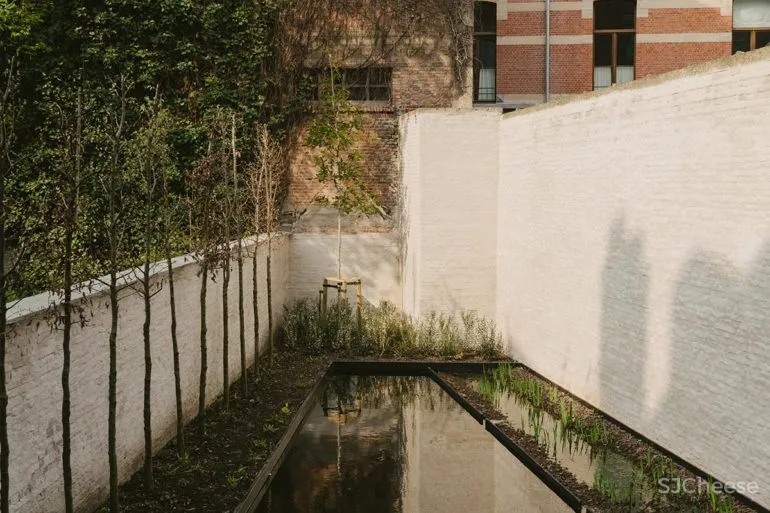 比利时修道院改造的August酒店-古典主义与现代元素的碰撞!