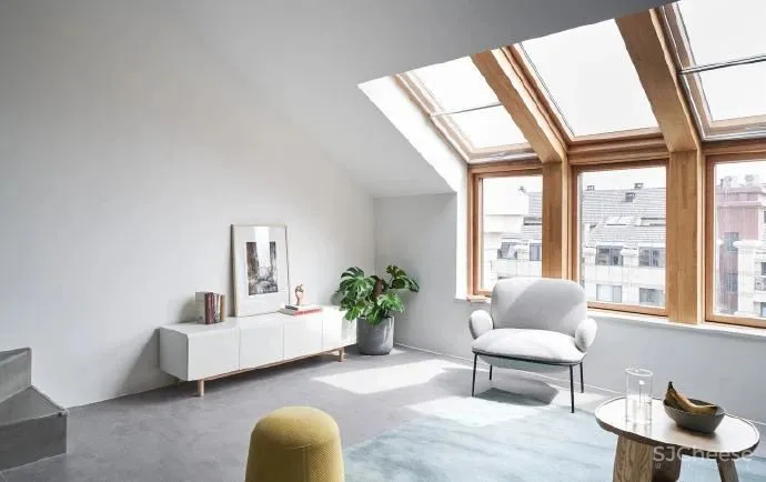 你买的顶楼比中层都贵?我觉得不亏......