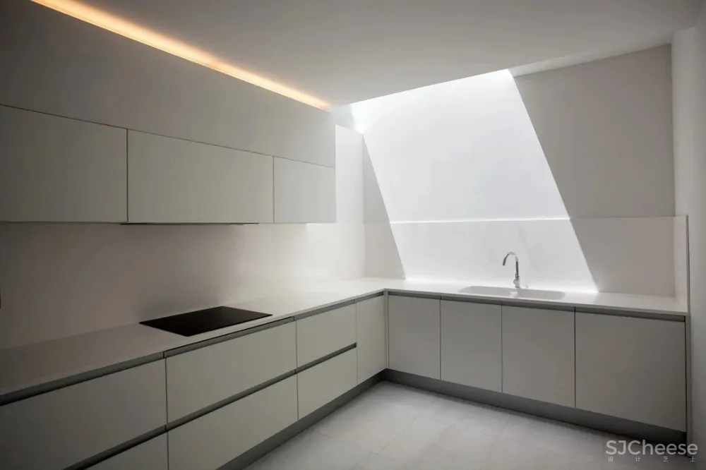 美爆了,白色极简主义别墅!