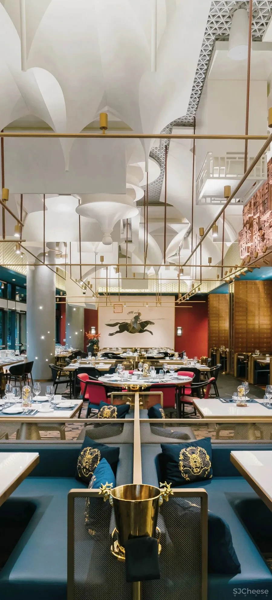 古鲁奇新作 全球首家5D餐厅,全聚德温哥华店