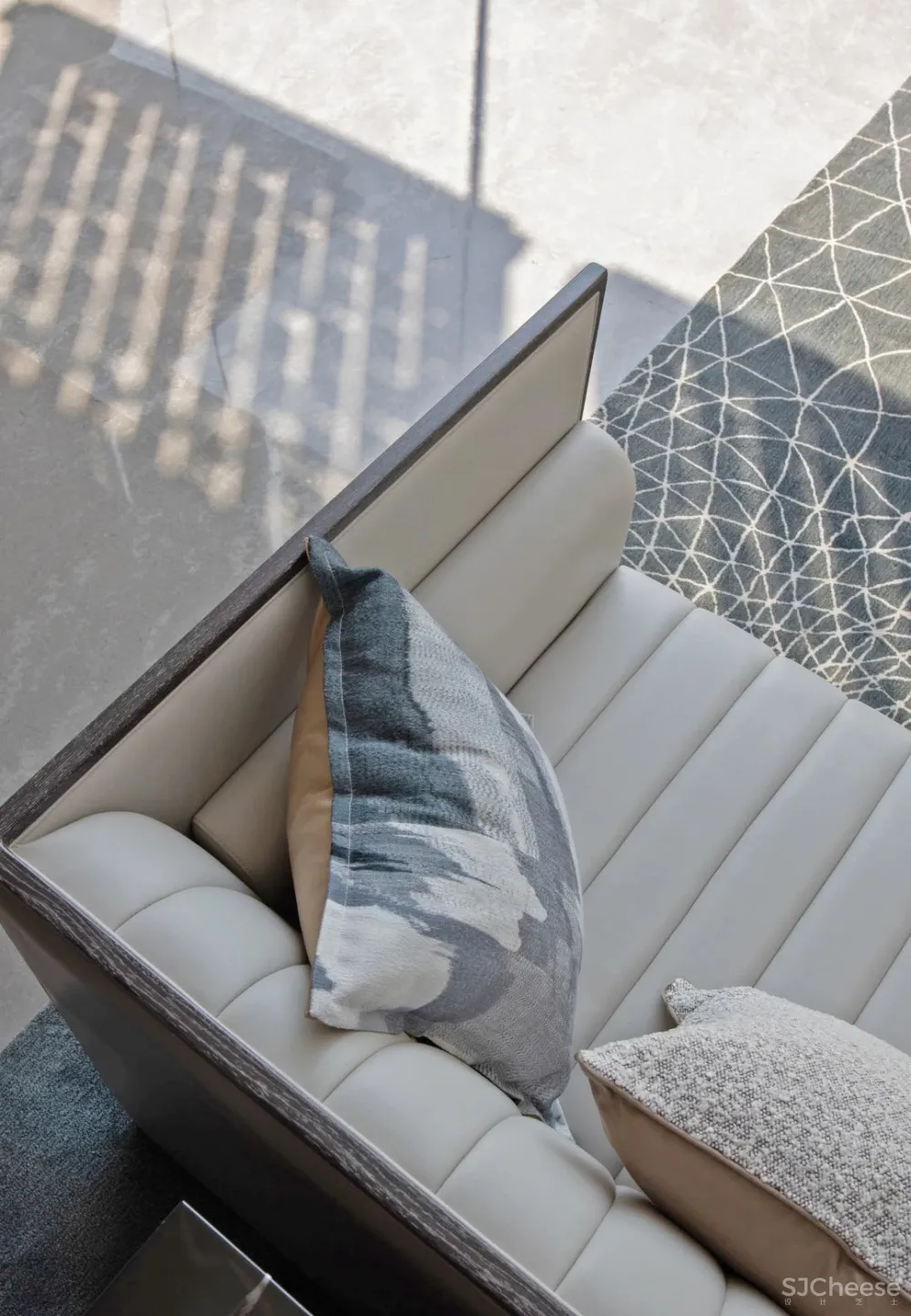 “半城山色半城湖” ,抒写一方精神文明