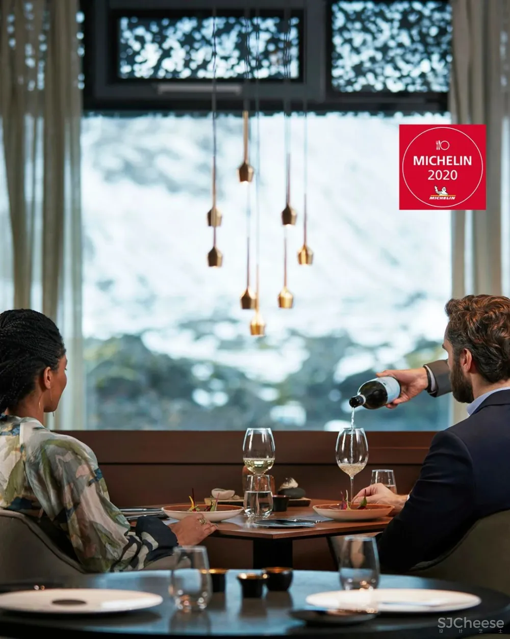 800年火山口的心灵治愈系酒店,全世界都来泡绝美蓝色温泉!