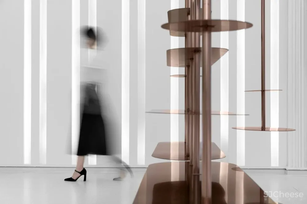 80㎡“鸟巢”概念店,网红门面的极简趣味!