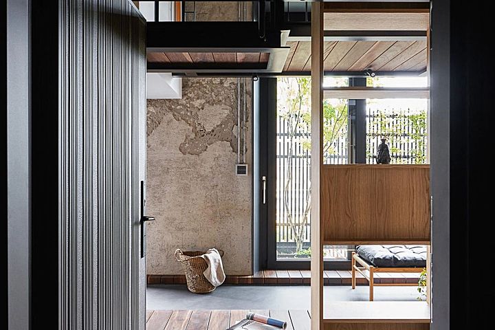 日本设计奖工业风-wabi sabi,卧室悬浮的家像一座图书馆