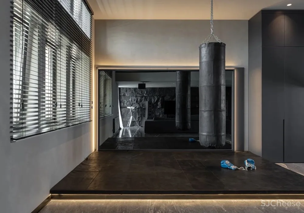 高级黑的家,就是这么酷