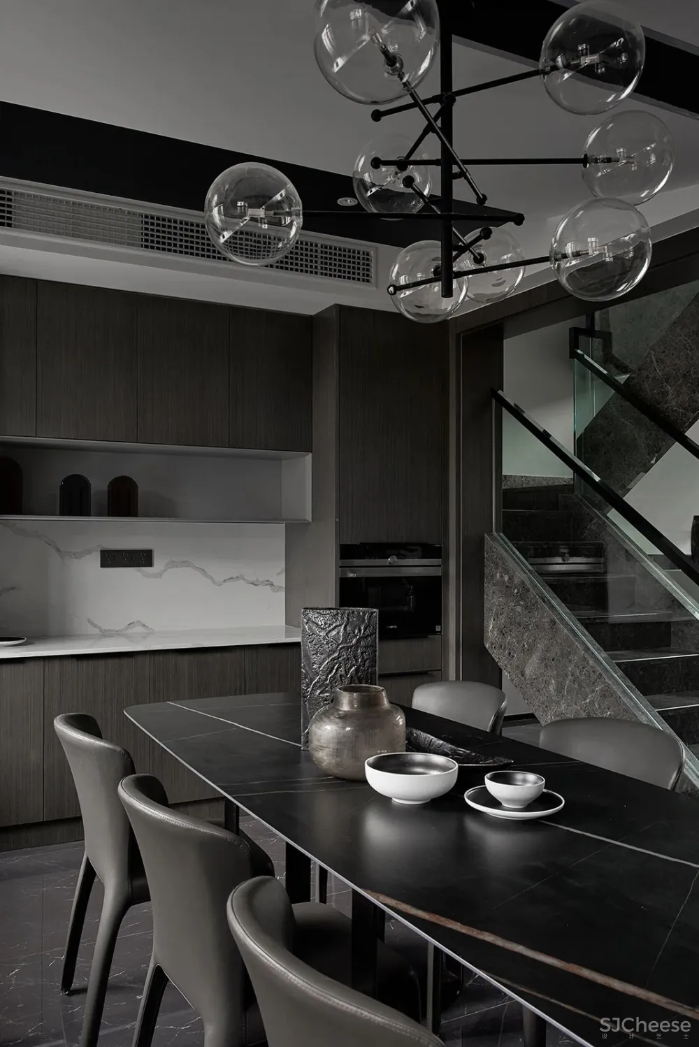 280㎡暗色系私宅,比“高级灰”更有格调!