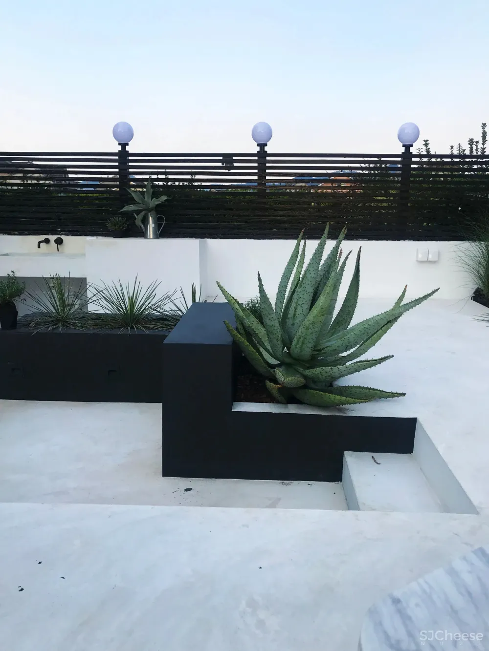 242㎡五室四卫，30种高级撞色，还有悬浮衣帽间 空中花园？！