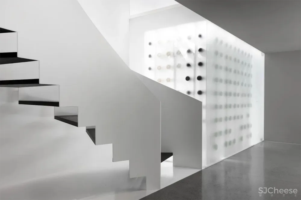 有色彩洁癖的设计师，设计的家居是什么样的？