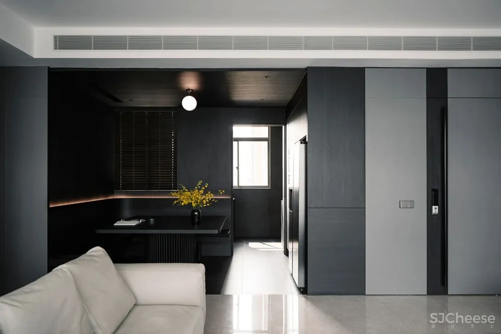 146㎡ 黑色调公寓,打造别样的轻奢感