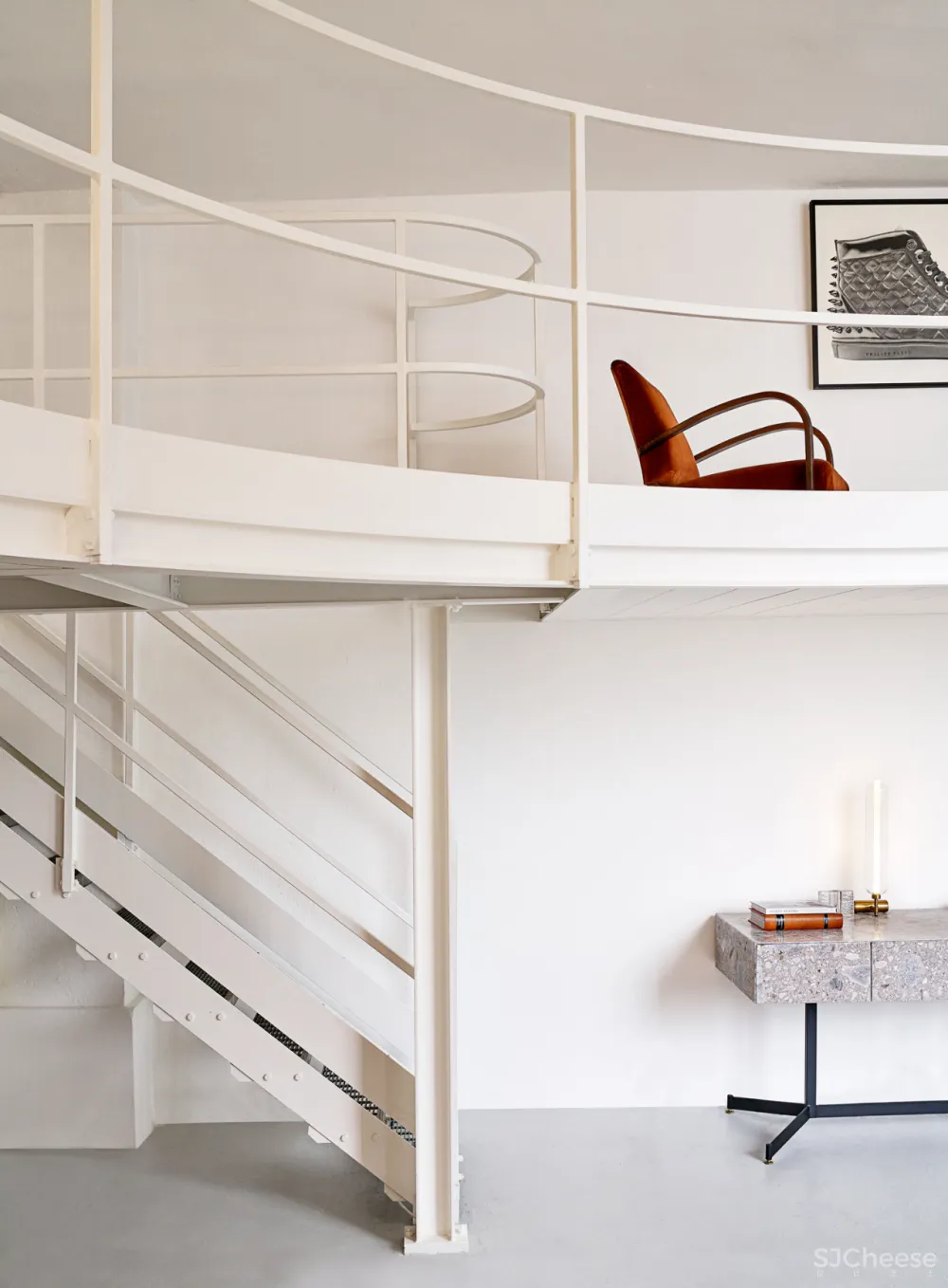 摆满艺术品的 LOFT,才是有腔调的家