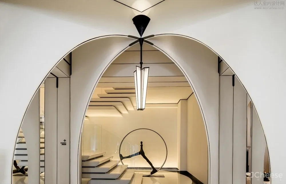 永恒的优雅—摩登线条勾勒魅力空间