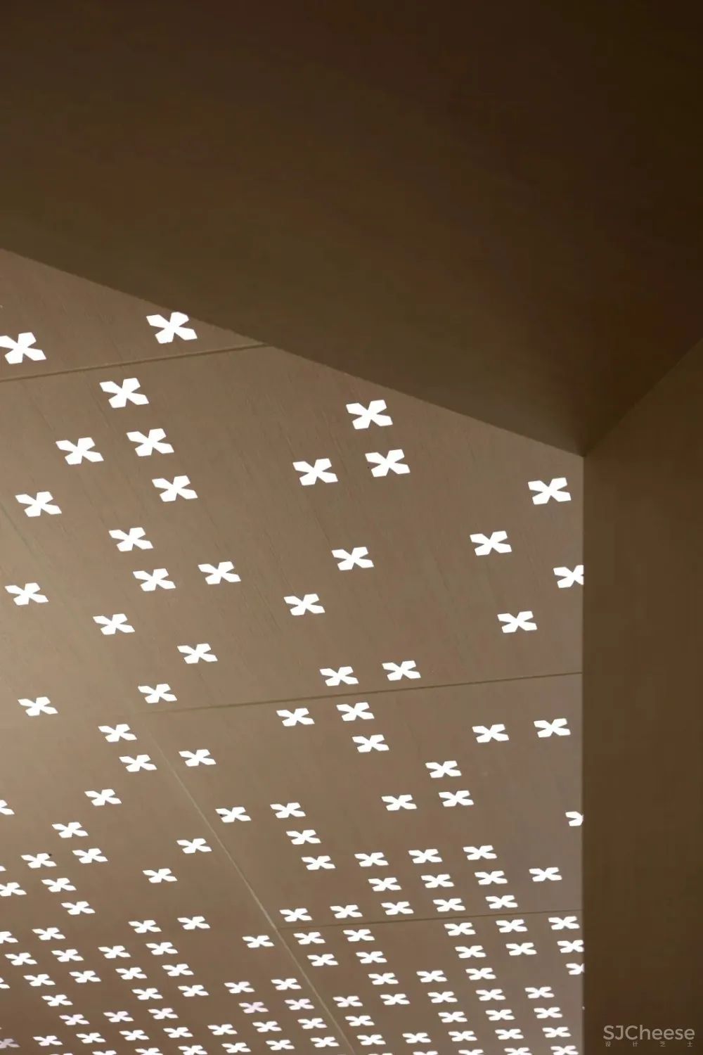 PINKI品伊国际创意 长沙越秀湘江星汇城营销会所