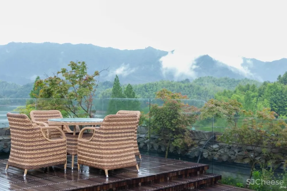 睡loft浴缸房躺看重庆山城一线江景,信步打卡宏村拍汉服写真