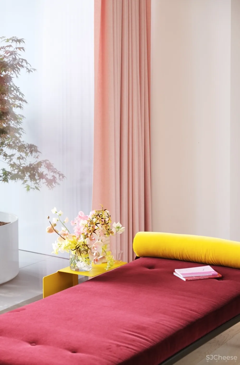 伦敦那个煤气包爆改的公寓,顶层复式样板房公开了,一套卖7000万