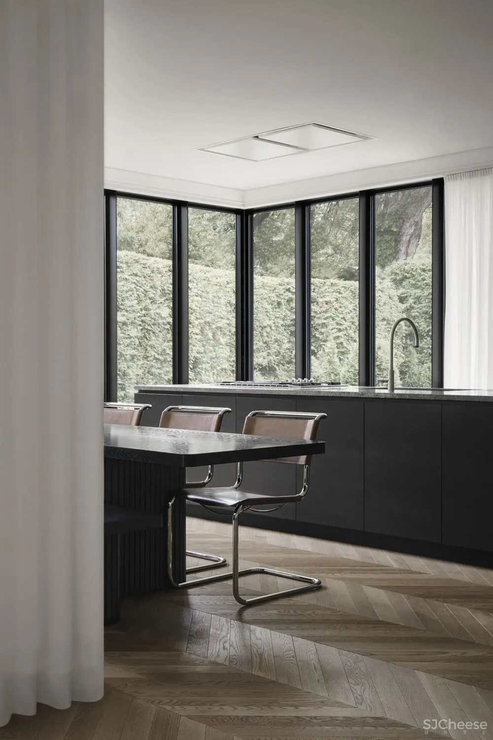 Atelier Barda 新作 宁静的黑白极简主义