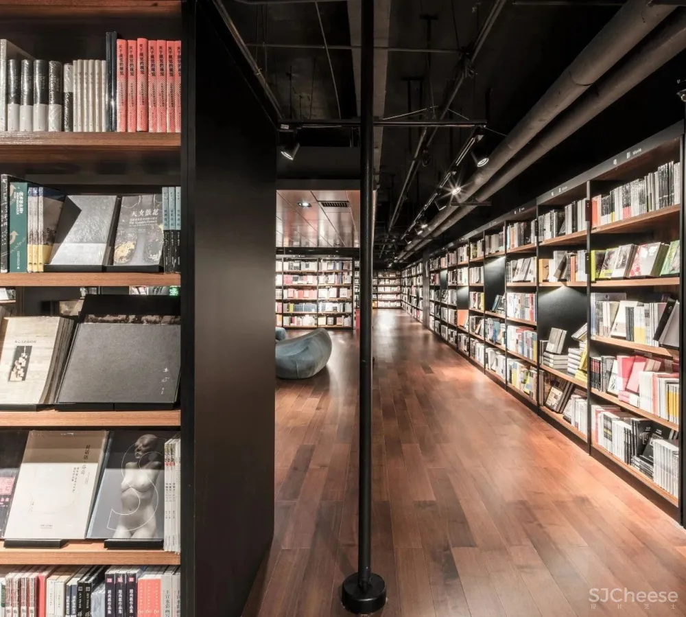 李玮珉新作 成都「九方書店」效果图和实景照片