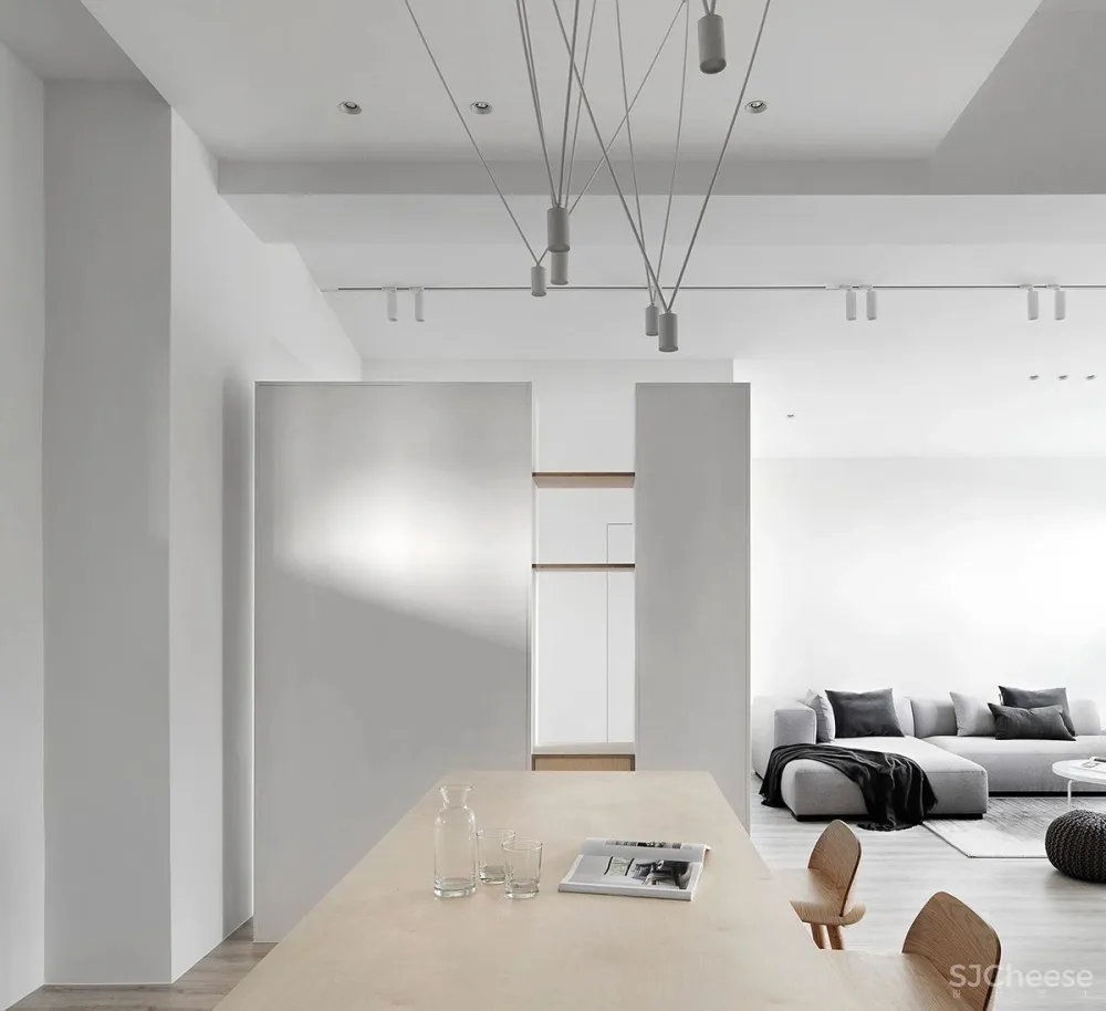 148㎡住一家四口,纯白墙面 桦木层板,打造自然无拘的家