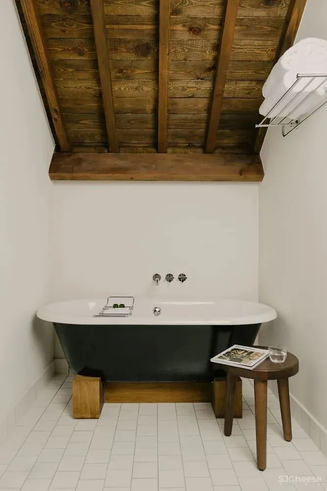 比利时修道院改造的August酒店-古典主义与现代元素的碰撞!