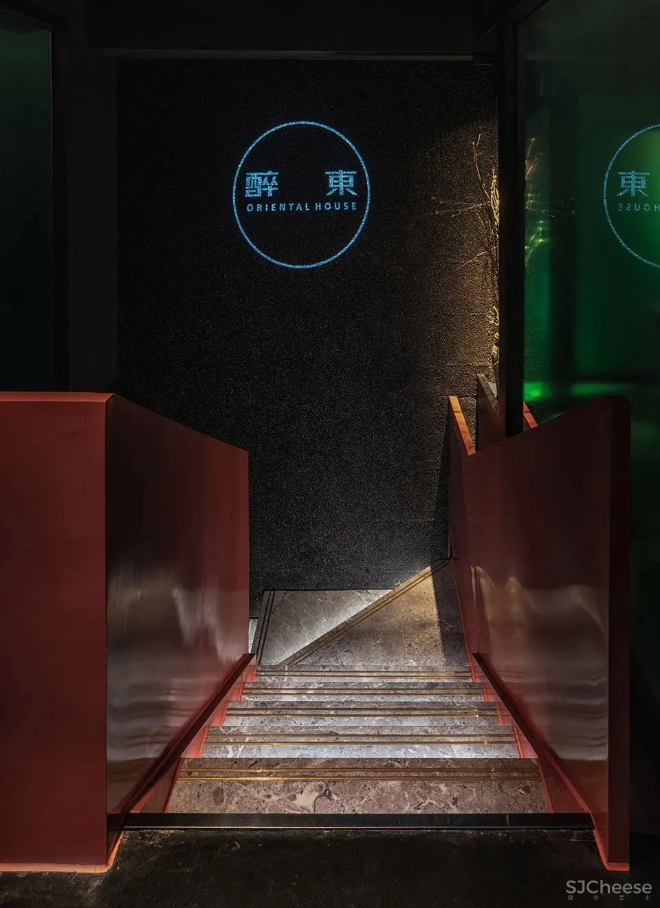 醉东餐厅 上海博纵建筑工程咨询有限公司